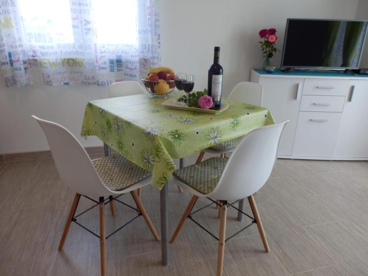 Apartman Laura Tribalj Eksteriør billede